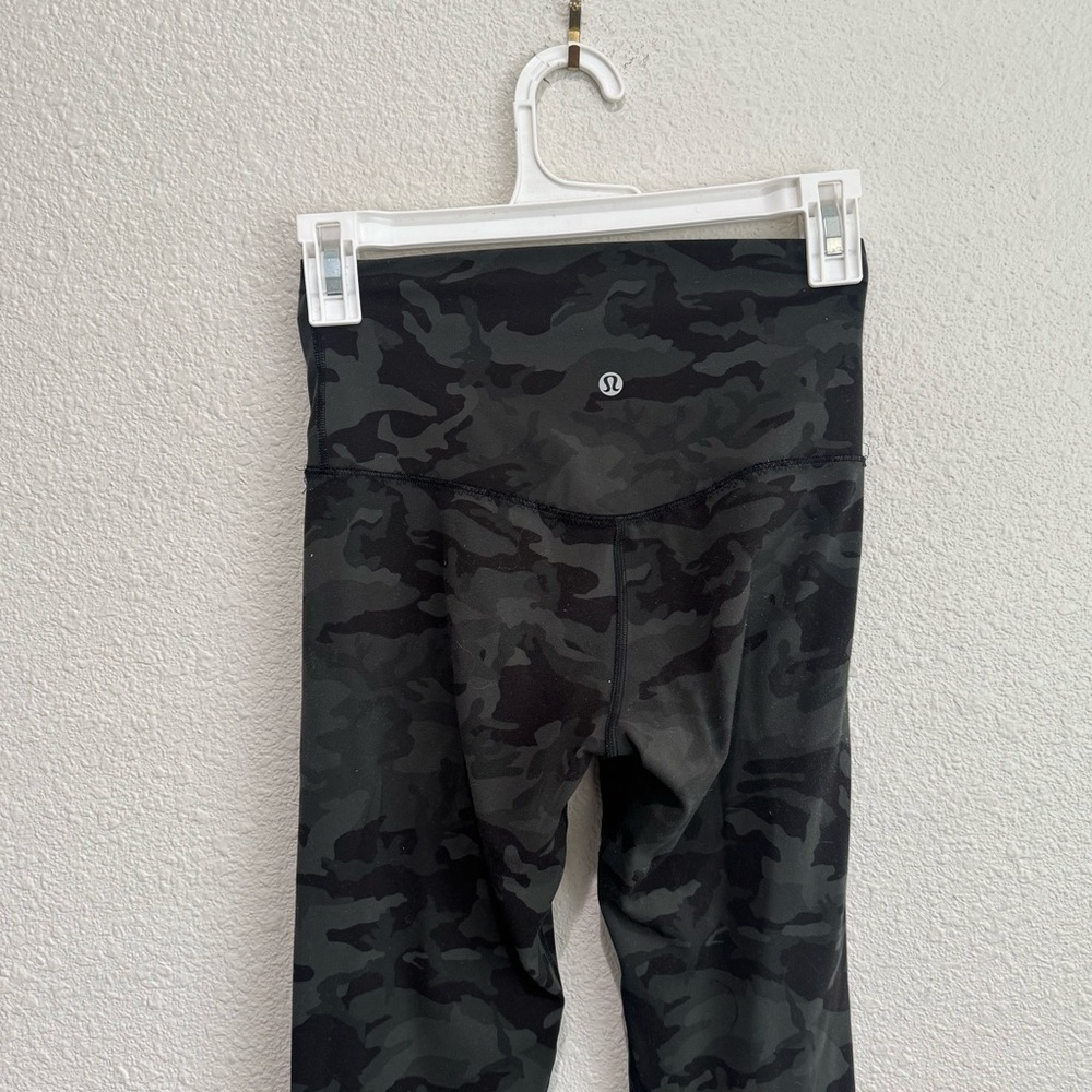 Lululemon Womens Size‎ 4 Align™ High-Rise Pant 25" in Green Camo Workout Gym - Picture 7 of 8